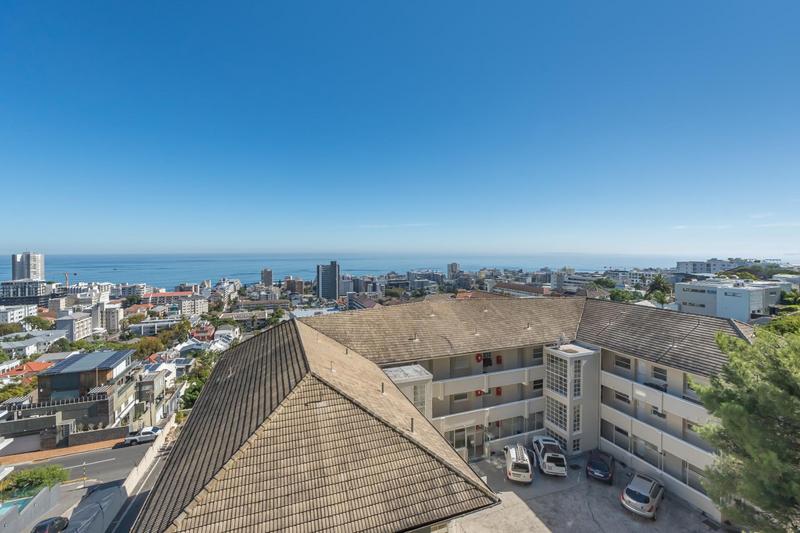 To Let 2 Bedroom Property for Rent in Sea Point Western Cape